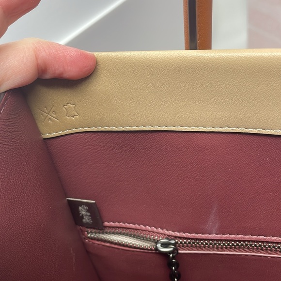 Coach Cashin Carry Tote 29 In Colorblock A13 - Picture 9 of 10